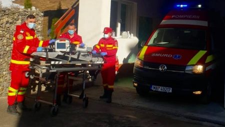 Poveste de viață: Angajații SMURD Cavnic, felicitați de DSU. Ce mesaj emoționant au primit după ce au salvat un localnic căzut în zăpadă (FOTO)