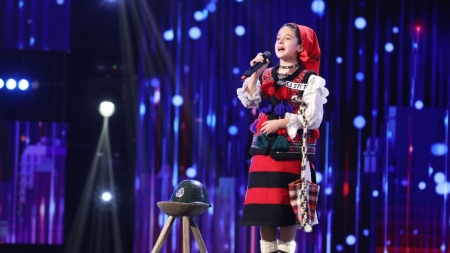 Moment emoționant: Maramureșeanca Teodora Luca „Dănțăușa” a impresionat juriul de la „Românii au talent” și a obținut patru de „da” (VIDEO ȘI FOTO)