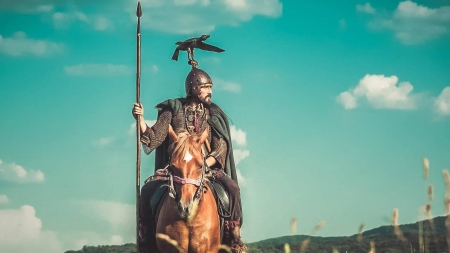 Exponatele săptămânii la Muzeul de Istorie: Armura din zale din mormântul căpeteniei celtice de la Ciumești și cuirasa medievală (FOTO)