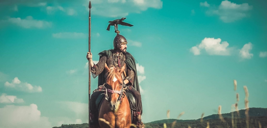 Exponatele săptămânii la Muzeul de Istorie: Armura din zale din mormântul căpeteniei celtice de la Ciumești și cuirasa medievală (FOTO)