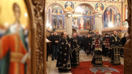 Denia Canonului cel Mare și Liturghia Darurilor înainte sfințite la Mănăstirea Rohia (FOTO)