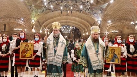 Praznicul Floriilor la Catedrala Episcopală „Sfânta Treime” din Baia Mare (FOTO)