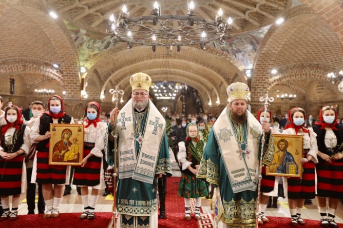 Praznicul Floriilor la Catedrala Episcopală „Sfânta Treime” din Baia Mare (FOTO)