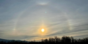Fenomen meteorologic rar: Un halou solar a apărut pe cerul Maramureșului. Ce este, de fapt, și cum explică specialiștii formarea lui (FOTO)