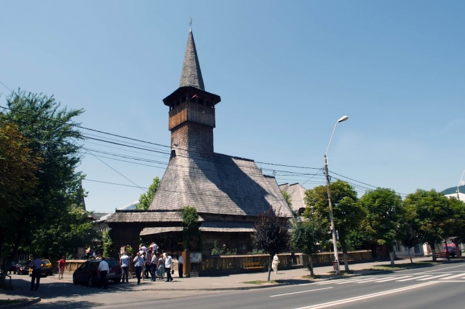 Bisericuța de lemn din Baia Mare își prăznuiește hramul