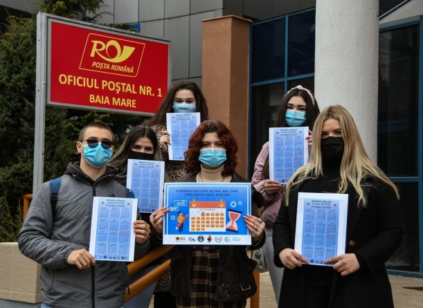 În semn de protest: Asociațiile de elevii au trimis președintelui Iohannis calendare; Se cere mai multă școală pentru elevii României