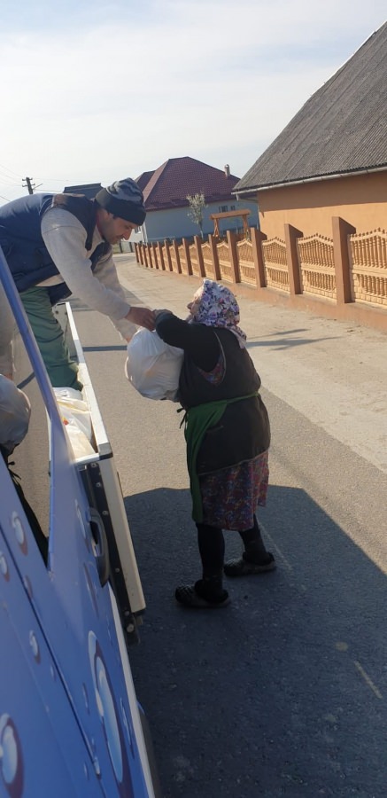 În prag de sărbătoare, în Fărcașa: 600 de pachete cu alimente distribuite pentru unele categorii de persoane