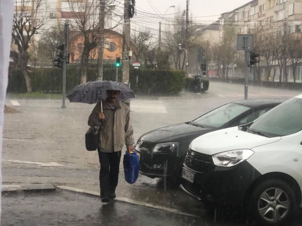 Maramureș: Cel mai mult a plouat în zona municipiului Baia Mare, peste 22 l/mp în jumătate de zi. Rămânem sub avertizări meteorologice și hidrologice