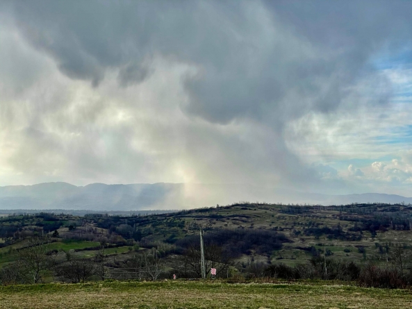 Fenomen meteorologic inedit: Furtună de zăpadă în luna aprilie, în Maramureș, în Munții Igniș. Vezi spectaculoasele imagini (VIDEO ȘI FOTO)
