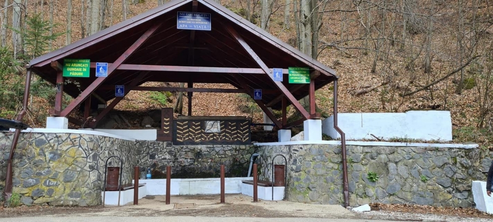 Veste foarte bună: A fost amenajat izvorul de la Nistru! Autoritățile roagă cetățenii să mențină spațiul curat. Vezi cum arată acum zona (FOTO)