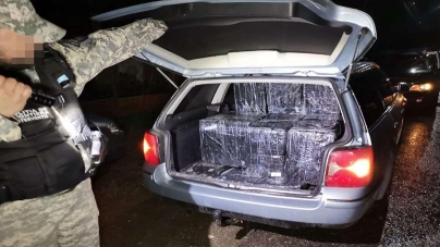 Maramureșean cercetat pentru contrabandă; A fost prins în trafic cu mașina „dubuită” cu țigări