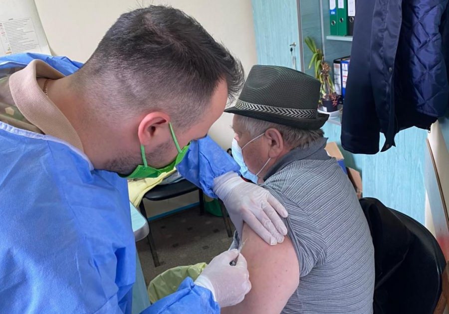 Anunț oficial în România: Care sunt grupele de persoane care vor beneficia prioritar de a treia doză/ doza suplimentară de vaccin anti-Covid-19