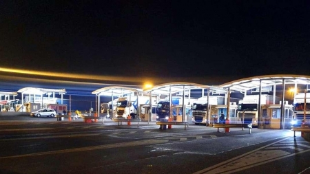 Traficul automarfarelor la granița cu Ungaria va fi reluat din această seară