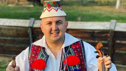 Moroșanul Vasilică Ceterașu schimbă prefixul: „Câtă vreme inima îmi va bate la unison cu folclorul românesc autentic, vă voi încânta și arăta lumea în care am crescut”