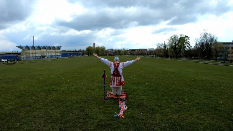 Să-i ajutăm!: Tinerii din Maramureș care participă la Concursul internațional online ”Dance virus-2021” pot fi votați până în 9 mai