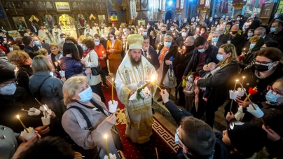 Slujba Învierii Domnului la Catedrala „Adormirea Maicii Domnului” (FOTO)