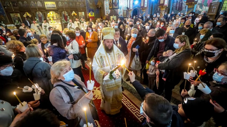 Slujba Învierii Domnului la Catedrala „Adormirea Maicii Domnului” (FOTO)