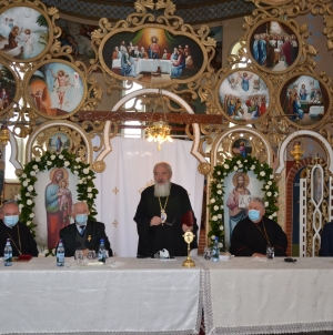 Lansare de carte la Biserica ortodoxă din Fărcașa; A fost prezent și ÎPS Andrei, Arhiepiscopul Vadului, Feleacului și Clujului și Mitropolitul Clujului, Maramureșului și Sălajului (FOTO)