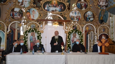 Lansare de carte la Biserica ortodoxă din Fărcașa; A fost prezent și ÎPS Andrei, Arhiepiscopul Vadului, Feleacului și Clujului și Mitropolitul Clujului, Maramureșului și Sălajului (FOTO)