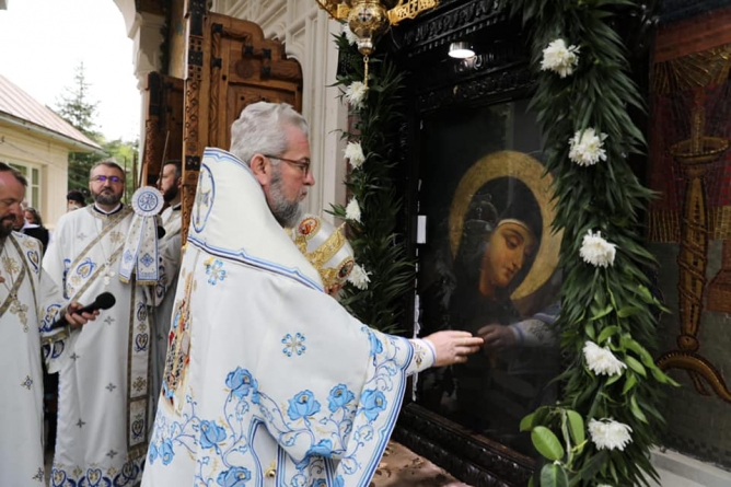 Sărbătoare: A fost hramul mic al Mănăstirii Rohia; PS Iustin a slujit în fruntea unui sobor de peste 25 de preoţi (FOTO)