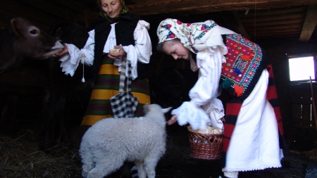 În prima vineri după Paști: La Desești se sărbătorește Paștele animalelor