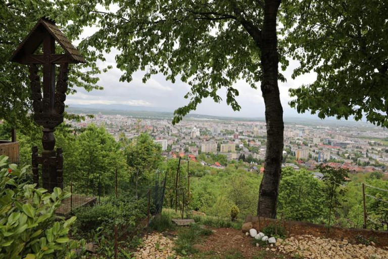 Ierarhii au făcut o vizită pe șantierul Schitului „Schimbarea la Față” din Baia Mare (FOTO)