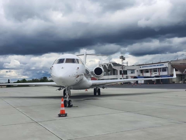 Inedit: Primul zbor transatlantic din istorie efectuat fără escală la Aeroportul Internațional Maramureș. Aeronava Bombardier a venit tocmai din Florida (FOTO)