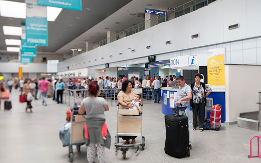 Șmecherii de pandemie: Trei maramureșeni au vrut să se îmbarce de pe Aeroportul Cluj-Napoca, folosind buletine medicale false