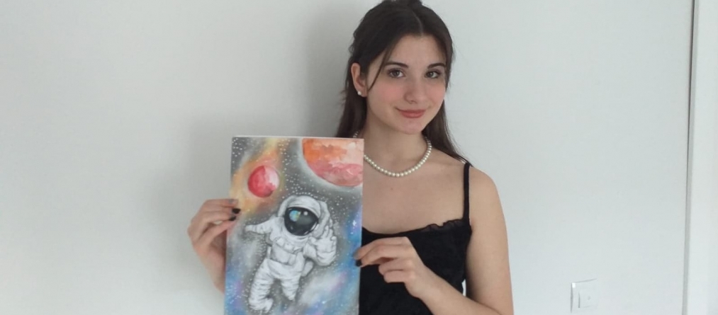 Exclusiv: Reușită fantastică: Pictura unei eleve din Tăuții Măgherăuș va fi imprimată pe costumul unui astronaut. Lucrarea, apreciată de un oficial NASA (FOTO)