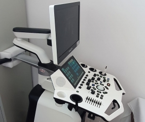 Necesitate: Un ecograf staţionar a fost donat secţiei de Endocrinologie de la Spitalul Județean Baia Mare (FOTO)