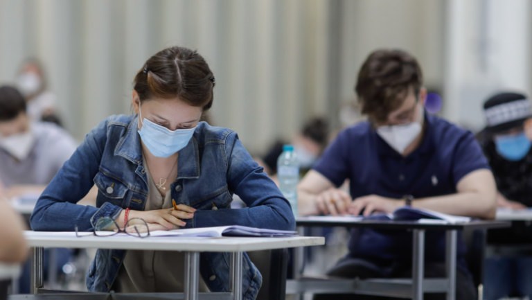În Maramureș: 1.139 de candidați s-au înscris pentru bacul de toamnă