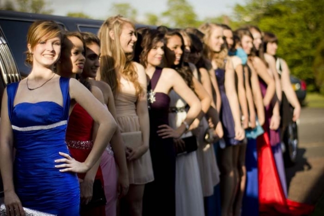 Posibilitate: Elevii claselor a VIII-a și a XII-a ar putea să nu aibă nici anul acesta banchet de absolvire