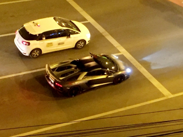 Exclusiv: Need For Speed de Baia Mare: Șoferul unui bolid de lux „siluește” oamenii ce mai dorm noaptea, cu caii lui putere (VIDEO ȘI FOTO)