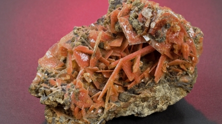 Frumusețile Maramureșului: Un eșantion din baritină provenit de la Mina Baia-Sprie este exponatul săptămânii la Muzeul de Mineralogie din Baia Mare (FOTO)