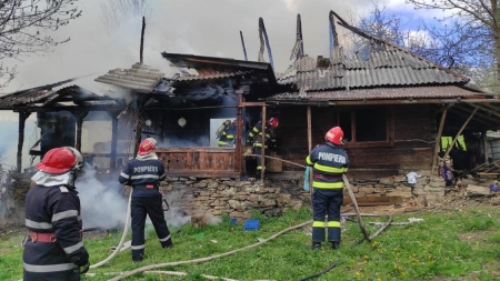 Actualizare: Tragedie: O femeie în vârstă de 83 de ani din Sat Șugatag a ars de vie în propria locuință (VIDEO ȘI FOTO)