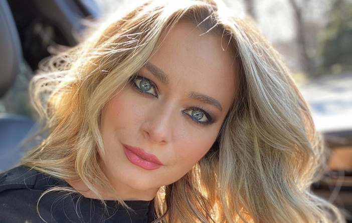 Farmecul Maramureșului este real: Actrița Laura Cosoi este adevărata dovadă vie! “Planuri pentru sărbători? Noi am ales Maramureșul” (FOTO)