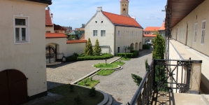 Exponatele săptămânii la Muzeul de Istorie: Cană pentru vin și vasul cu decor deosebit de la Oarţa de Sus (FOTO)