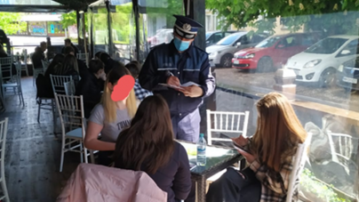 Controale: Mai mulți elevi maramureșeni au fost găsiți în localuri în timpul orelor de curs