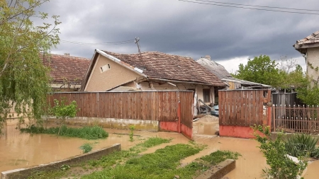 Inundații: Debit maxim istoric înregistrat în vecinătatea Maramureșului (FOTO)