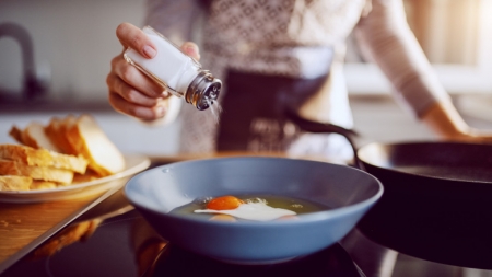 Oamenii de știință au mai descoperit un efect periculos al consumului ridicat de sare