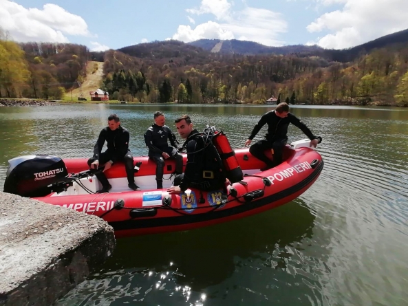 Echipajul de scafandri al ISU Maramureș, antrenament pe lacul Bodi-Mogoșa