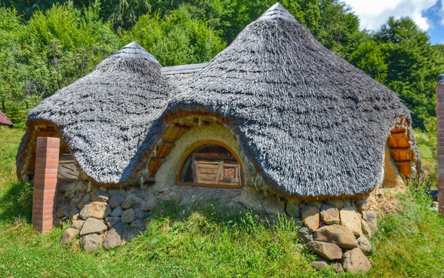 Maramureșul de poveste: Tăuții Măgherăuș, “destinație premiată, de turiști apreciată”. File de istorie și turul virtual al stațiunii turistice de interes local