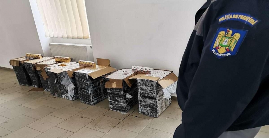 În prima zi a lunii: Aproape 4.000 de pachete cu țigări confiscate; Contrabandiștii au sărit în Tisa și au înotat până pe teritoriul statului vecin
