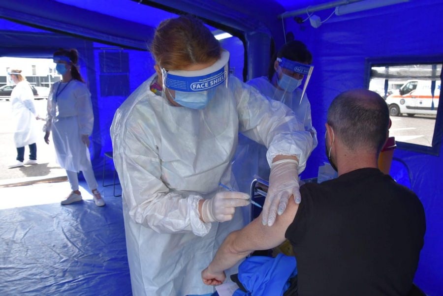 Vaccinarea în Maramureș: Peste 177.000 persoane au primit cel puțin prima doză de ser anti-COVID-19. Cei mai mulți au fost imunizați cu vaccinul Pfizer