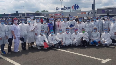 Vaccinarea în Maramureș: Peste 800 persoane au ales să se imunizeze anti-COVID-19 în cadrul campaniei drive-through. Printre ei, mulți cetățenii străini (FOTO)