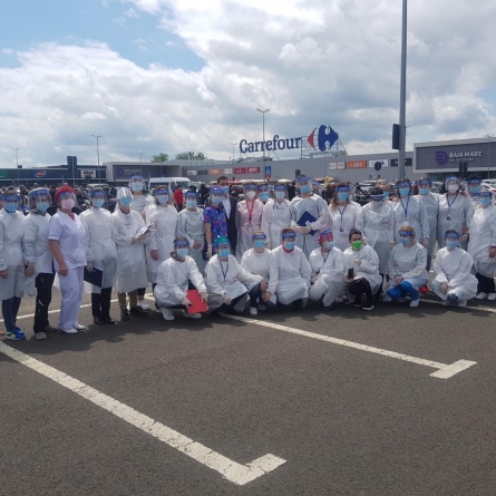 Vaccinarea în Maramureș: Peste 800 persoane au ales să se imunizeze anti-COVID-19 în cadrul campaniei drive-through. Printre ei, mulți cetățenii străini (FOTO)