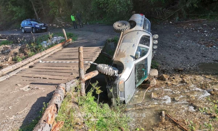 Urmărire ca în filme și focuri de armă trase asupra mașinii conduse de un maramureșean