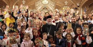 De ziua onomastică: PS Iustin s-a întâlnit cu tineri și copii din Maramureşul Voievodal şi Râmnicu Vâlcea