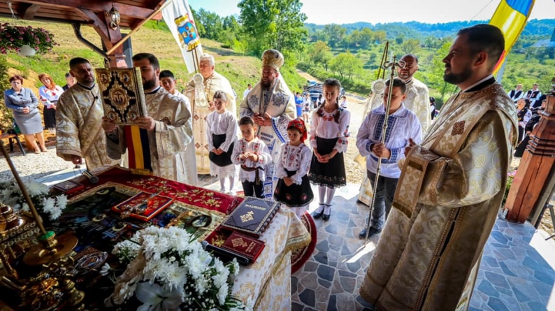 Sfânta Liturghie arhierească în Parohia Ortodoxă Fericea (FOTO)