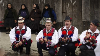 Super: Crâmpeie din Maramureș vor ajunge la Institutul Cultural Român de la Madrid, prin intermediul expoziției „Maramureș: tradiții și povești” (FOTO)